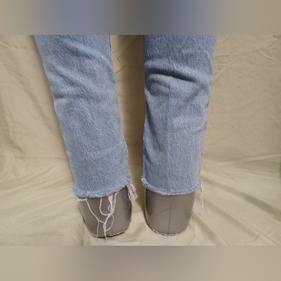 A Levi Strauss 501 Classic Button Fly Light Wash Blue Jeans - Picture 9 of 15